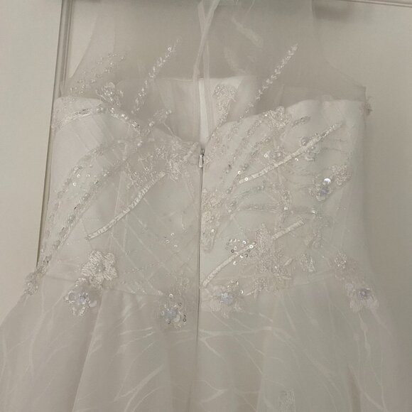 Dress: worn only for an hour - Picture 9 of 16